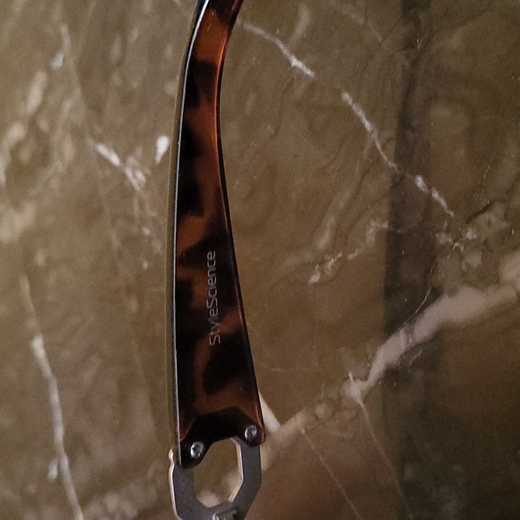 StyleScience Sunglasses - Picture 5 of 5